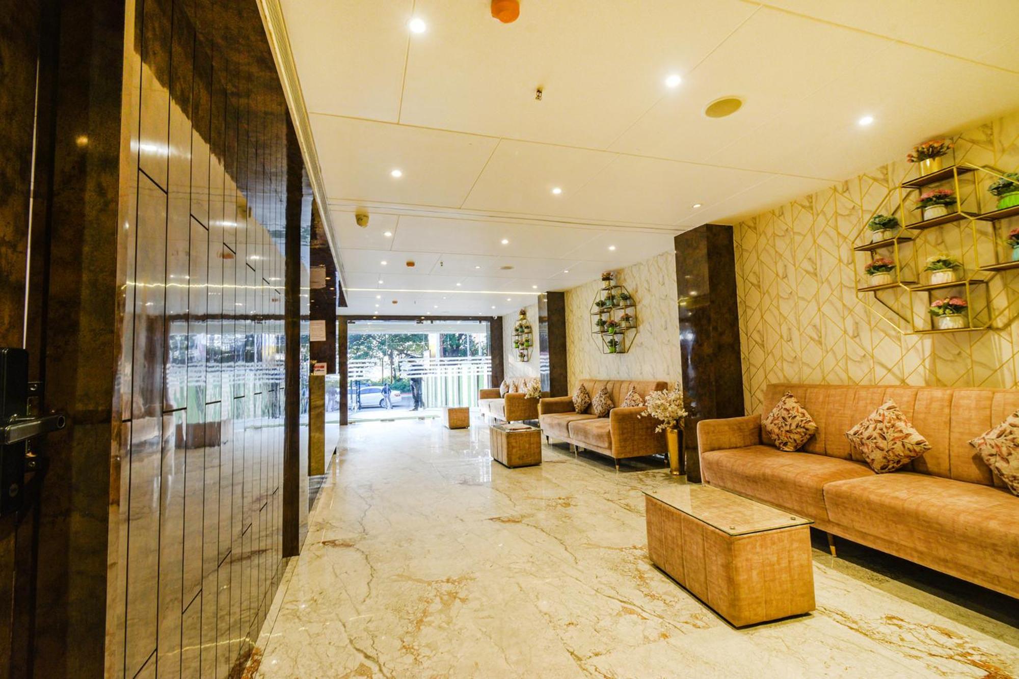 Treebo Premium Seven Lake View Haïdarabad Extérieur photo