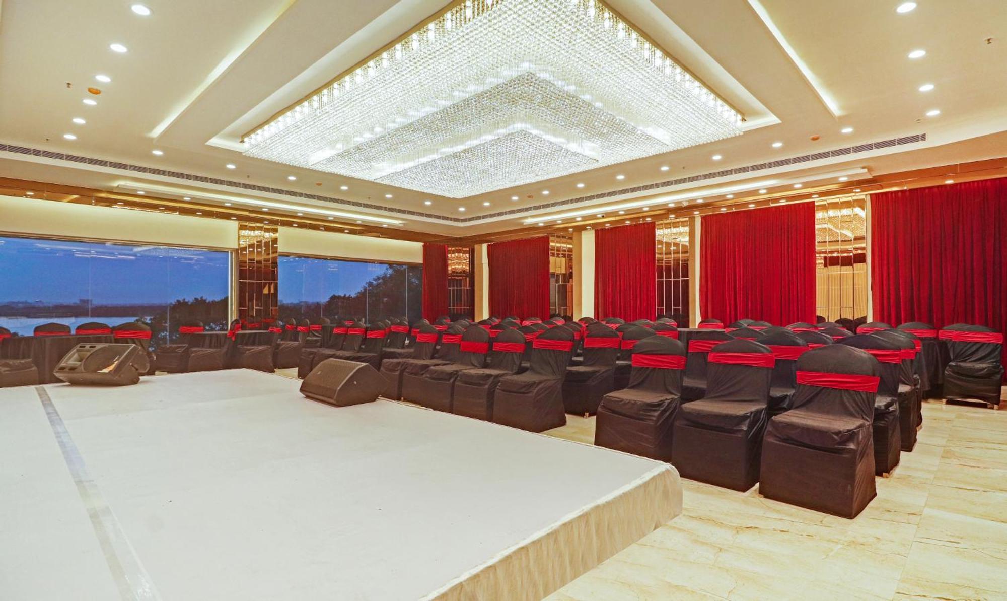Treebo Premium Seven Lake View Haïdarabad Extérieur photo